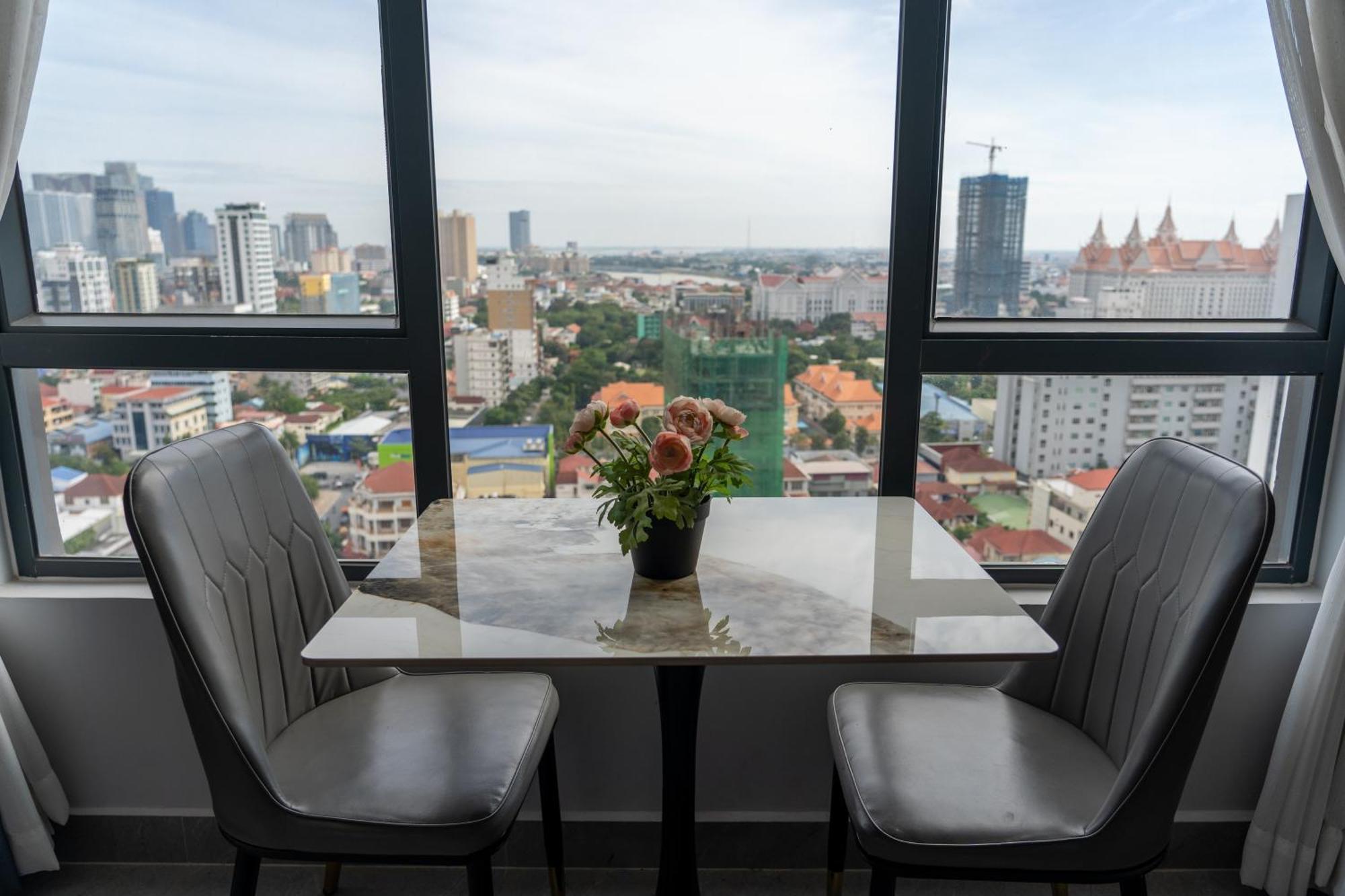 Parc21 Luxury Boutique Hotel Phnom Penh Exterior foto